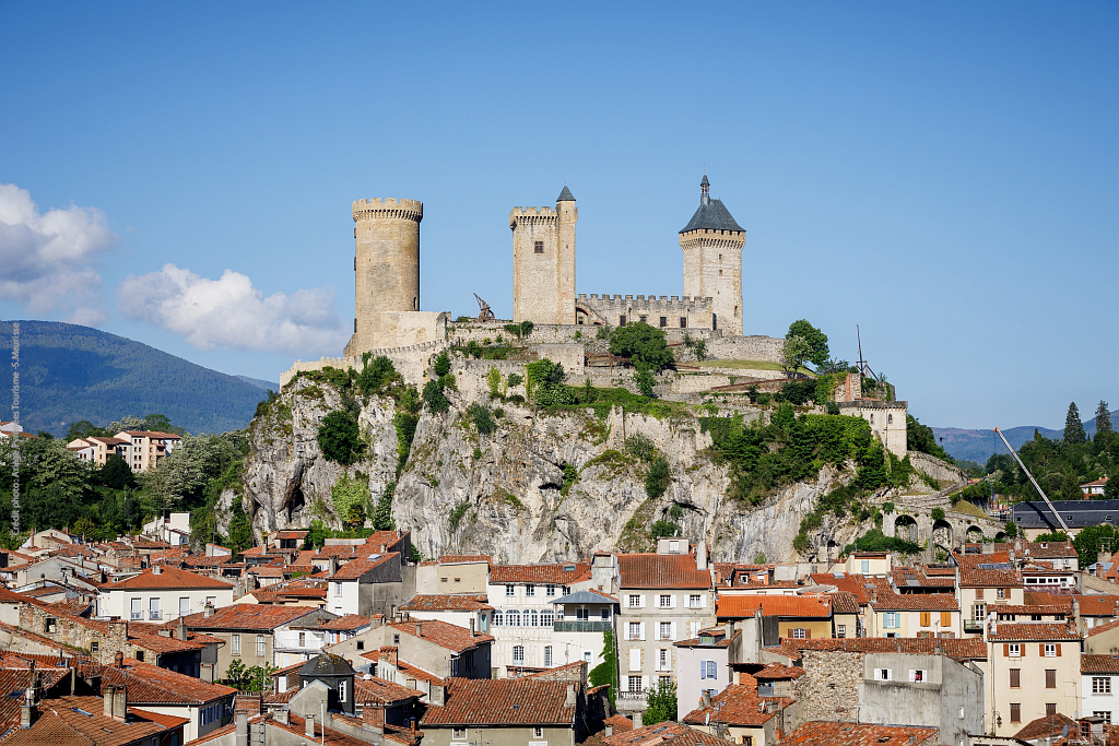 Vue du Château de Foix, bastion Cathare en Ariège
