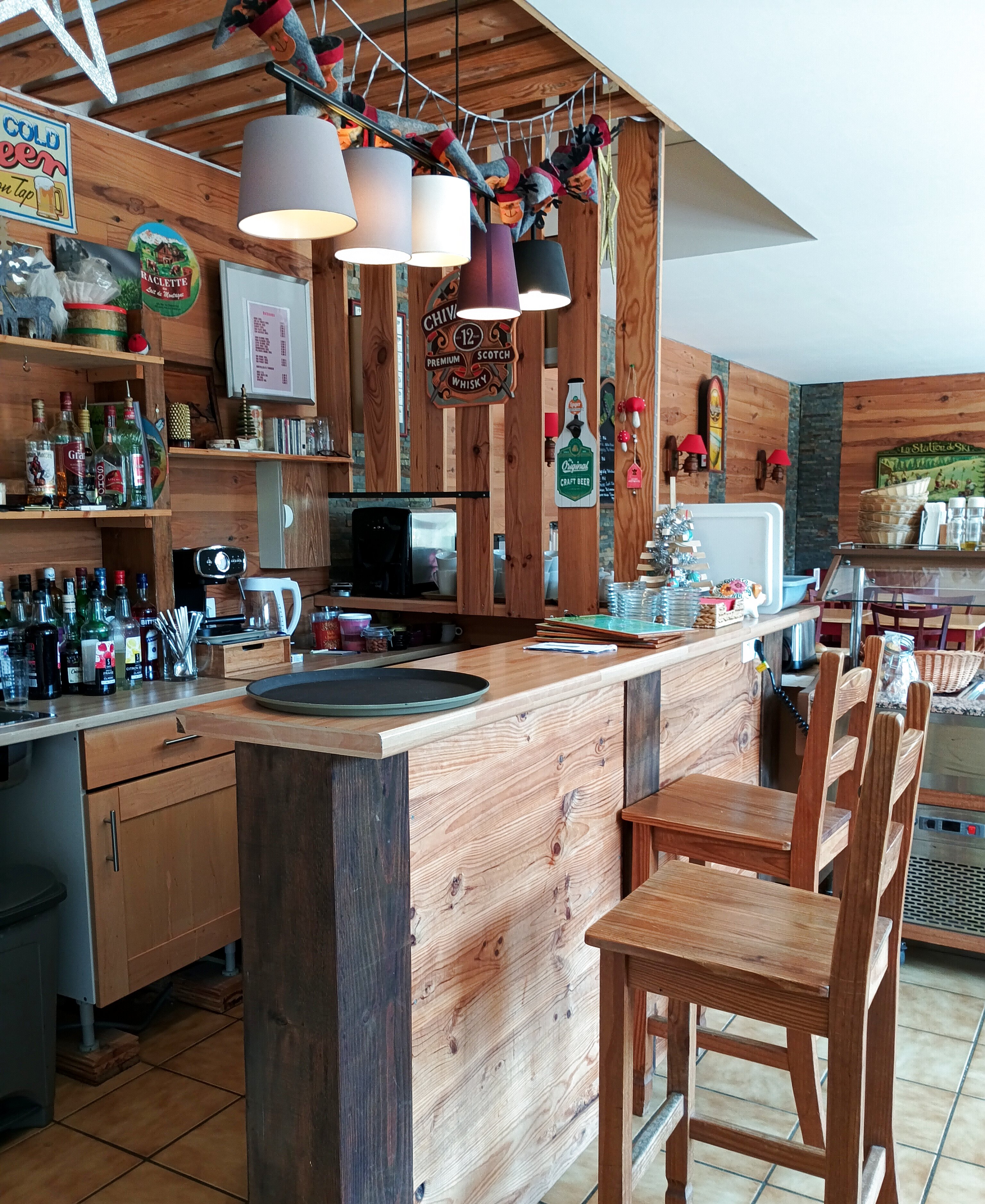 bar